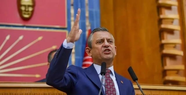 Özgür Özel'den Yeni Parti Kararı: “Hüzünlü Bir Veda”