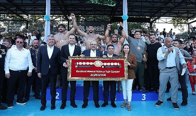 Kurtdereli Başpehlivanı Mustafa Taş Oldu