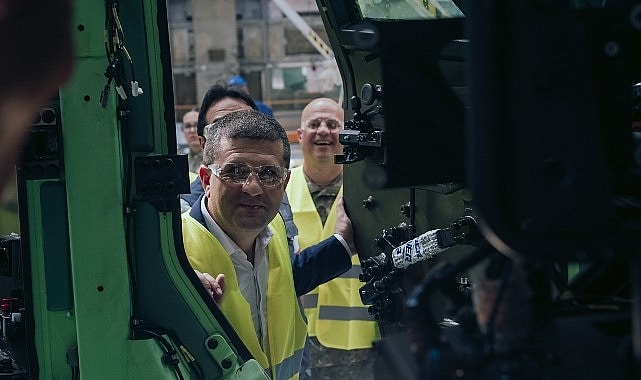 Romanya Savunma Bakanı Otokar Fabrikasını Ziyaret Etti