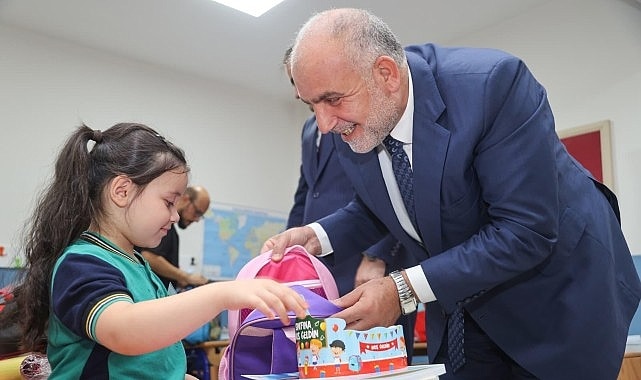 Canik'ten Birinci Sınıflara Çanta ve Kırtasiye Desteği