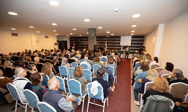 Narlıdere'de 3. Yaş Üniversitesi Derslere Başladı